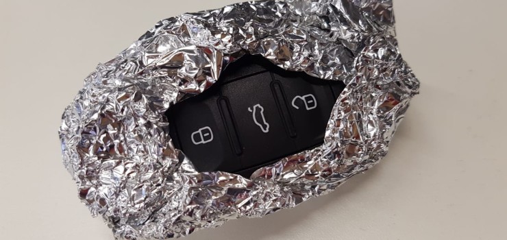 por-que-especialistas-recomendam-embrulhar-chaves-automaticas-do-carro-em-papel-aluminio